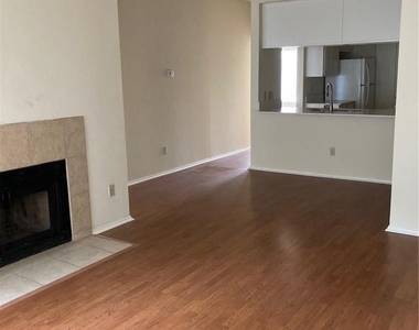 806 W 24th St - Photo Thumbnail 2