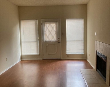 806 W 24th St - Photo Thumbnail 1
