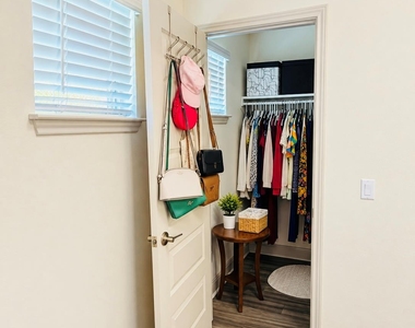 17824 Bassano Ave - Photo Thumbnail 17