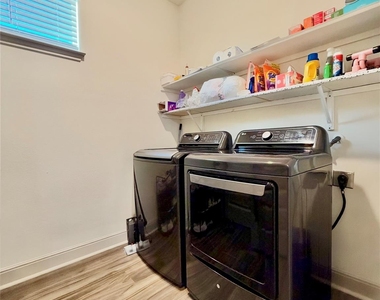 17824 Bassano Ave - Photo Thumbnail 23
