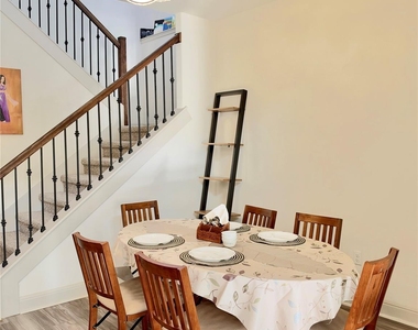 17824 Bassano Ave - Photo Thumbnail 8