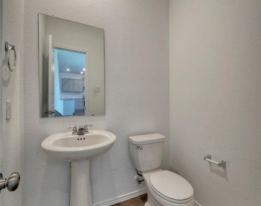 3201 Ancira Pl - Photo Thumbnail 17