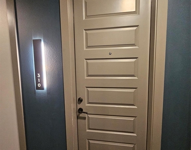 2220 Webberville Rd - Photo Thumbnail 4