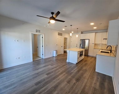 2220 Webberville Rd - Photo Thumbnail 7