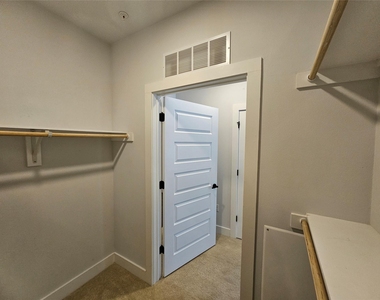 2220 Webberville Rd - Photo Thumbnail 20