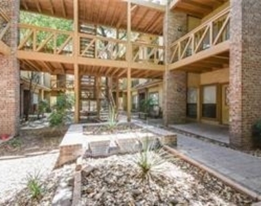 806 W 24th St - Photo Thumbnail 15