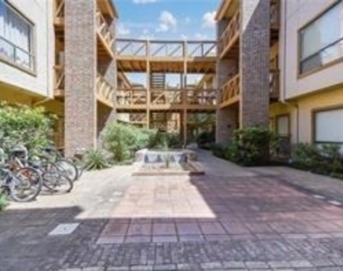 806 W 24th St - Photo Thumbnail 16