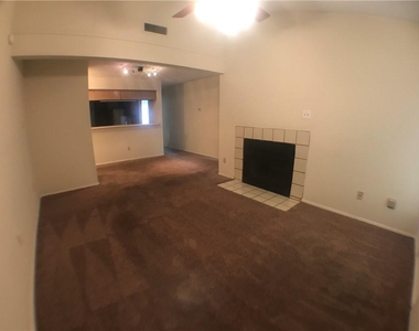 806 W 24th St - Photo Thumbnail 1