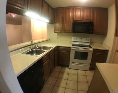 806 W 24th St - Photo Thumbnail 7