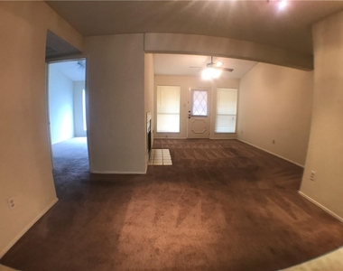 806 W 24th St - Photo Thumbnail 11