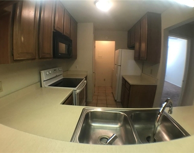 806 W 24th St - Photo Thumbnail 8