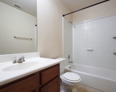 612 Centerbrook Pl - Photo Thumbnail 19