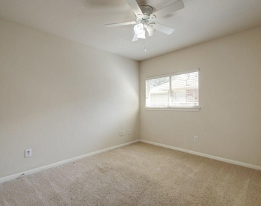 612 Centerbrook Pl - Photo Thumbnail 17