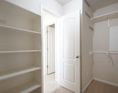612 Centerbrook Pl - Photo Thumbnail 21