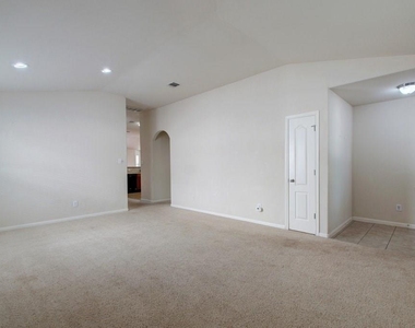 612 Centerbrook Pl - Photo Thumbnail 11