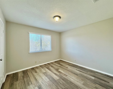 16502 Jadestone Dr - Photo Thumbnail 31