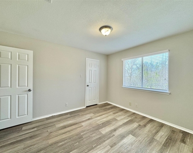 16502 Jadestone Dr - Photo Thumbnail 32