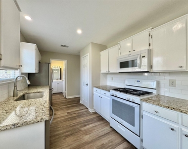 16502 Jadestone Dr - Photo Thumbnail 5