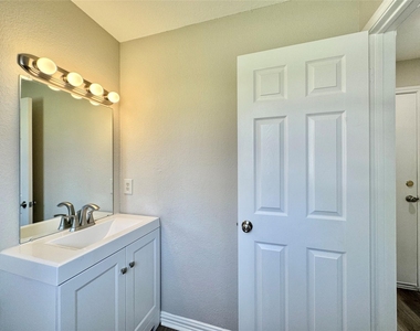 16502 Jadestone Dr - Photo Thumbnail 21