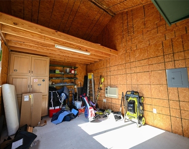 4815 Eck Ln - Photo Thumbnail 7