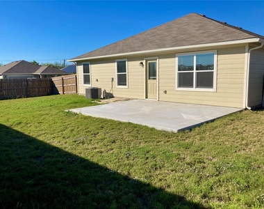100 San Bernard Trl - Photo Thumbnail 17