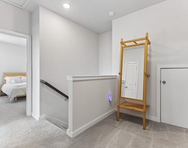 2500 Forest Creek Dr - Photo Thumbnail 34