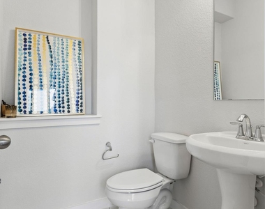 2500 Forest Creek Dr - Photo Thumbnail 17