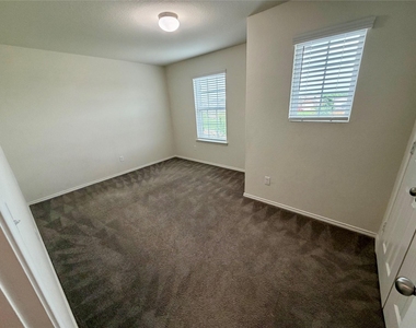 308 Autumn Rouge St - Photo Thumbnail 20