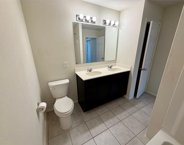 308 Autumn Rouge St - Photo Thumbnail 23