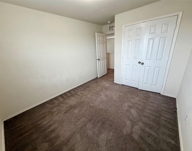 308 Autumn Rouge St - Photo Thumbnail 19