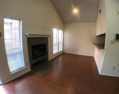 706 W 24th St - Photo Thumbnail 2