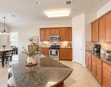 203 Mountain Laurel Way - Photo Thumbnail 3