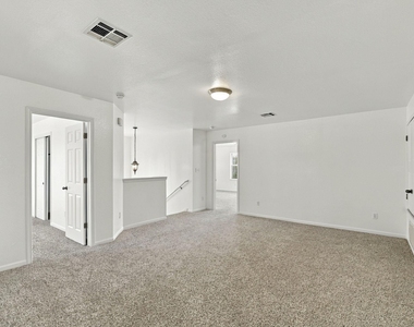 3414 Shiraz Loop - Photo Thumbnail 6