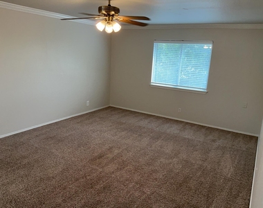502 Country Estates Dr - Photo Thumbnail 25