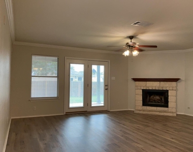 502 Country Estates Dr - Photo Thumbnail 6