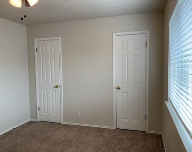 502 Country Estates Dr - Photo Thumbnail 21