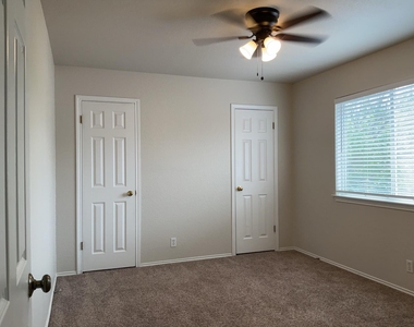 502 Country Estates Dr - Photo Thumbnail 20