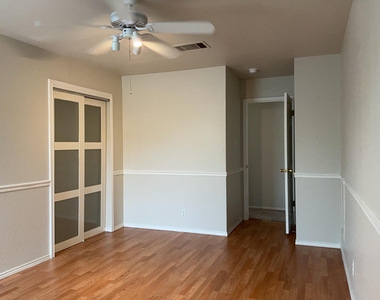 502 Country Estates Dr - Photo Thumbnail 16