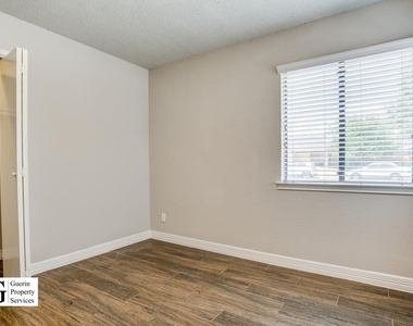 1003 Hyridge St - Photo Thumbnail 10