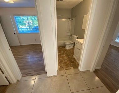 2402 Dove Springs Dr - Photo Thumbnail 7
