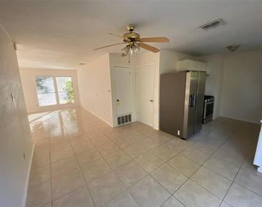 2402 Dove Springs Dr - Photo Thumbnail 6
