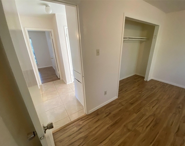 2402 Dove Springs Dr - Photo Thumbnail 15