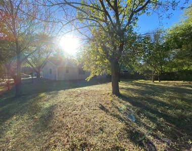 2402 Dove Springs Dr - Photo Thumbnail 18