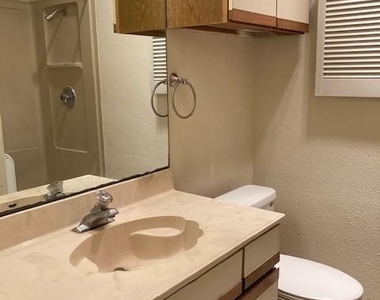 706 W 24th St - Photo Thumbnail 11