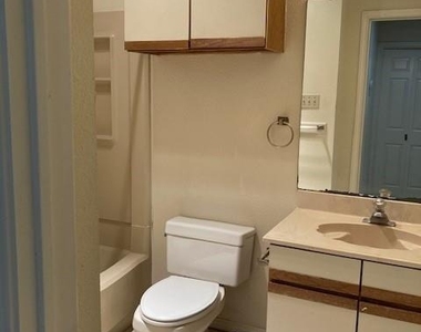 706 W 24th St - Photo Thumbnail 7