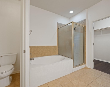 7901 Southwest Pkwy - Photo Thumbnail 20
