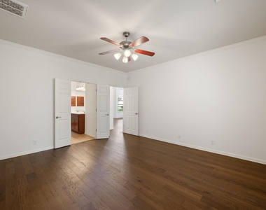 7901 Southwest Pkwy - Photo Thumbnail 17