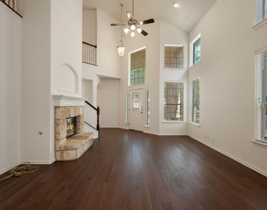 7901 Southwest Pkwy - Photo Thumbnail 8