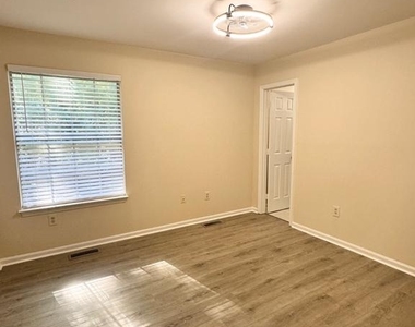 11203 Salem Village Drive - Photo Thumbnail 17