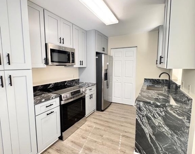 11203 Salem Village Drive - Photo Thumbnail 8